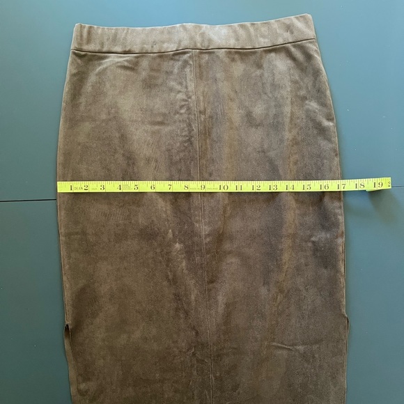 Aritzia Wilfred Free Vegan Suede Lis Pencil Skirt - Picture 12 of 12